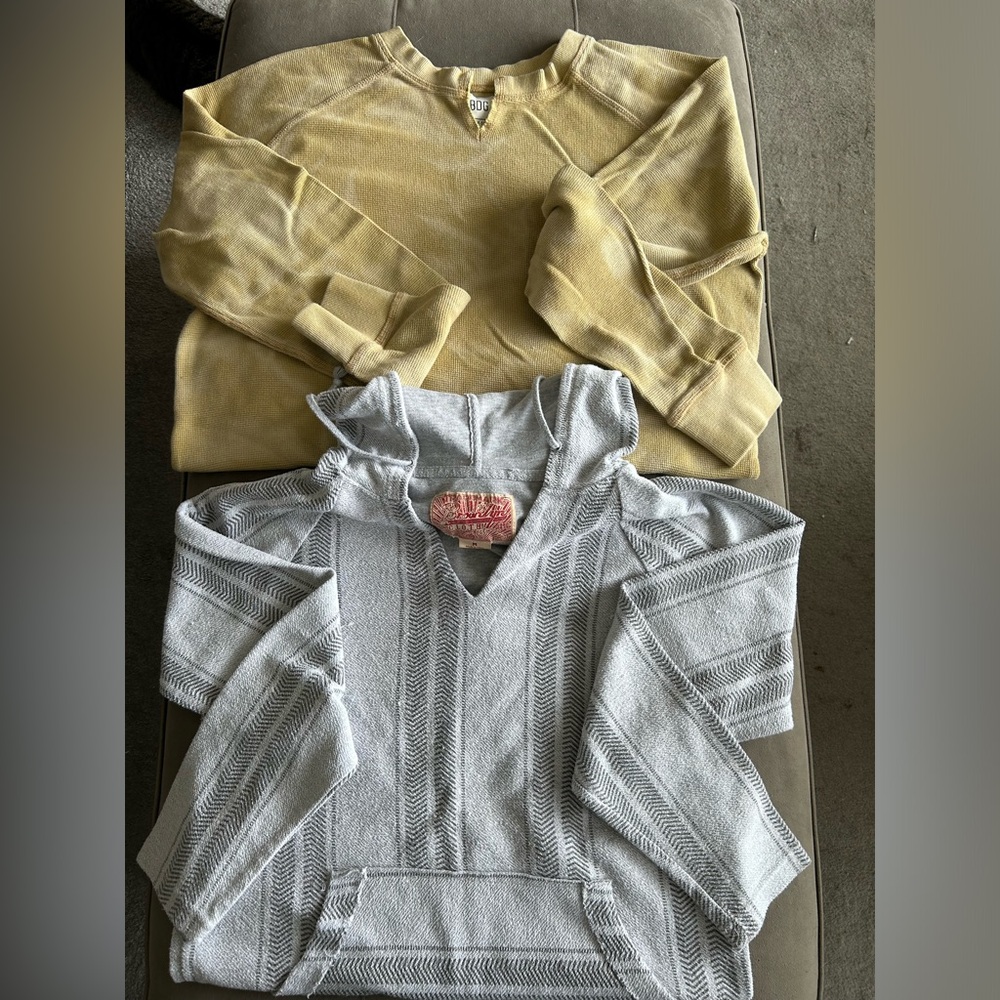 2 Pullovers Size M BDG Urban Outfitters & Brooklyn